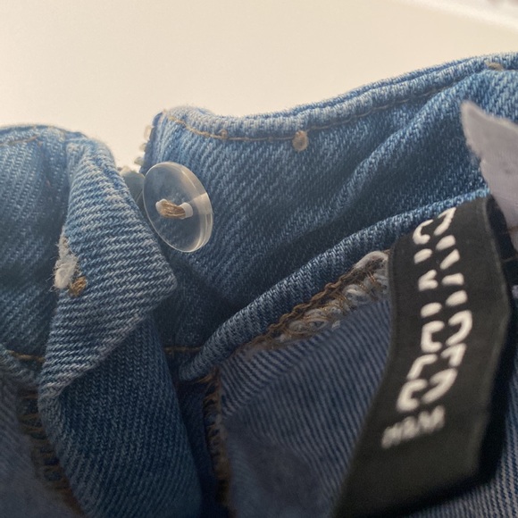 H&M Divided Daisy Embroidered Denim Skirt with Zipper - Picture 8 of 10